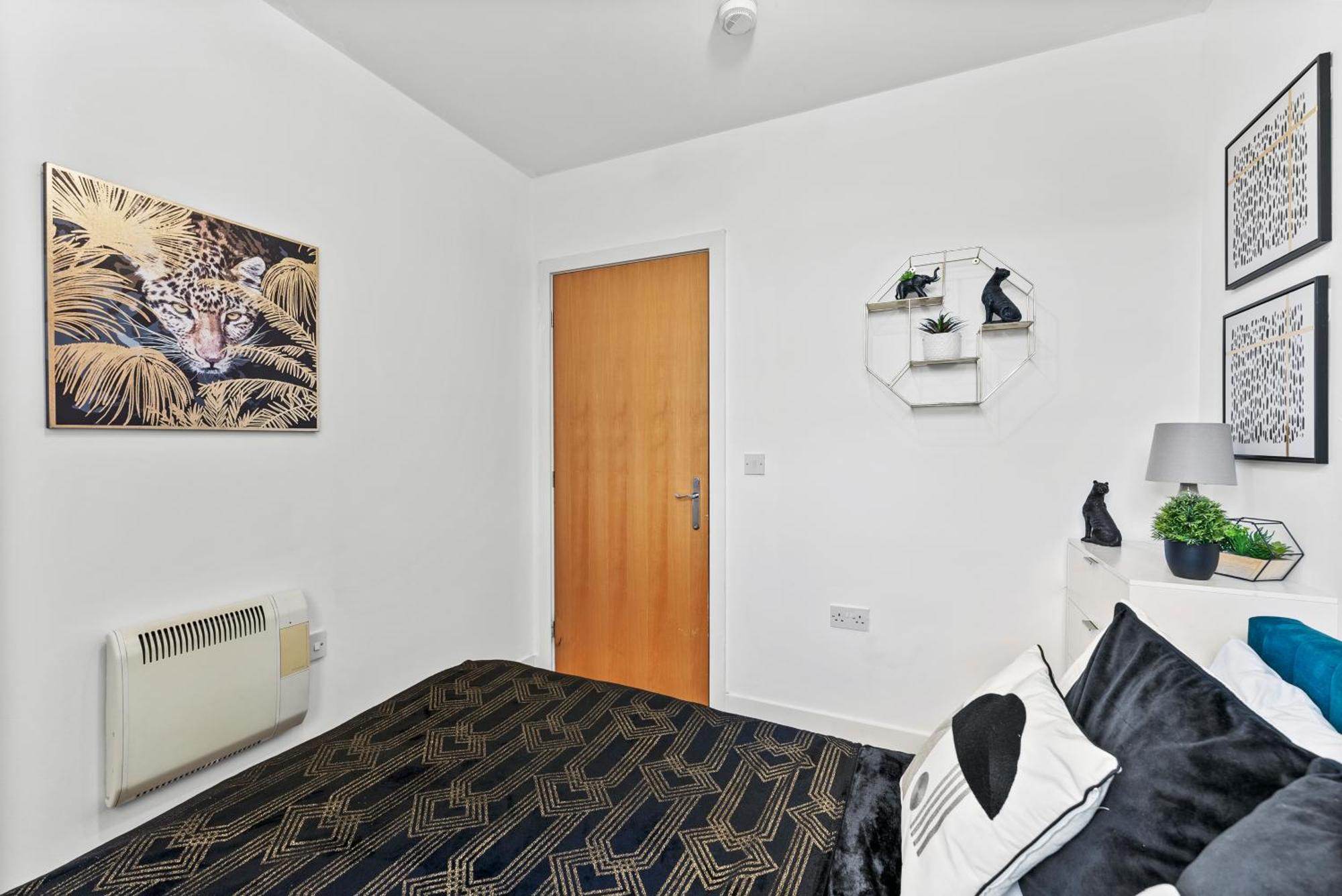 30 Percent Off! Lovely Yorkshire Duplex - Sleeps 6 - Netflix Дьюсбери Экстерьер фото